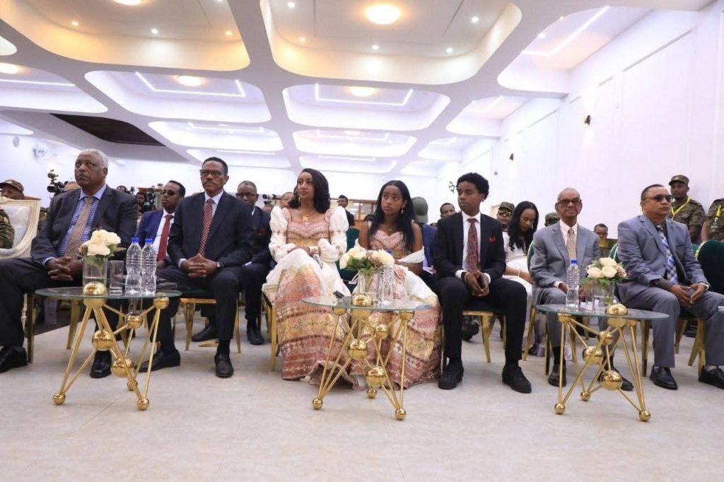 Kitaabni ogummaa farra riphee lolaa jedhu eebbifame – Welcome to Fana ...