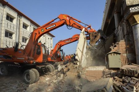 Death toll from NW Pakistan blast reaches 100, rescue completed