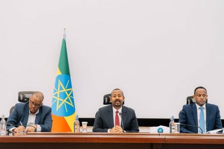 Premier discusses with community representatives from Tigray region